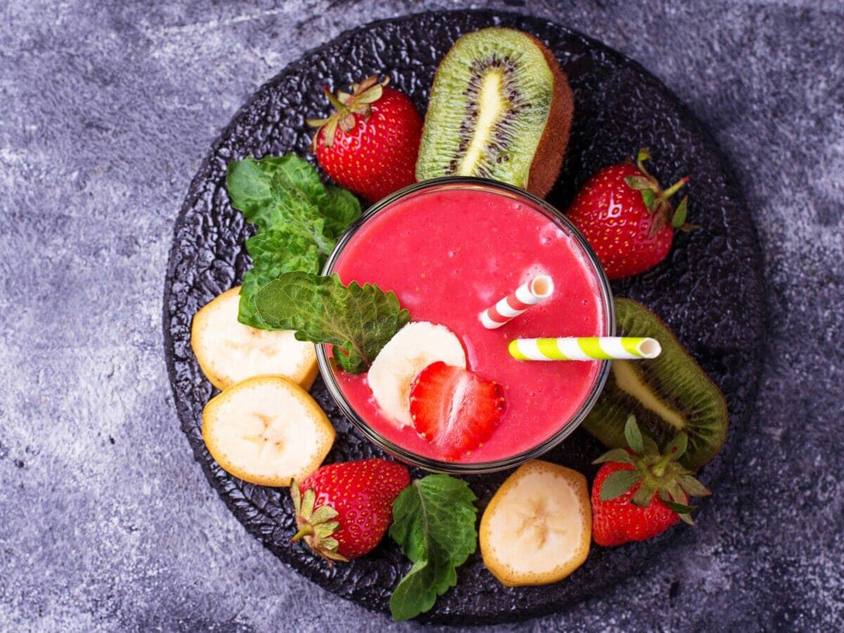 Maasika-kiivi smuuti