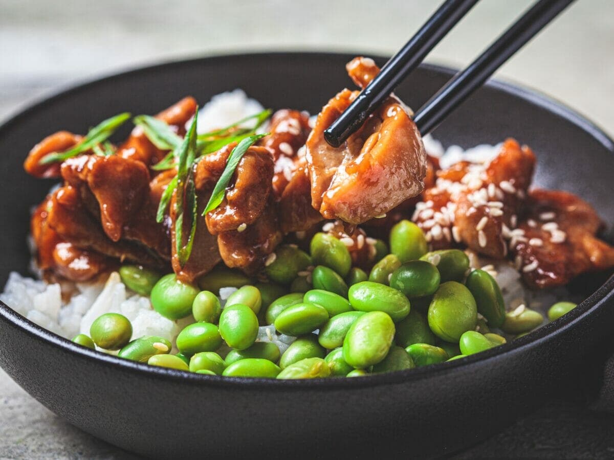 Teriyaki kana poke bowl