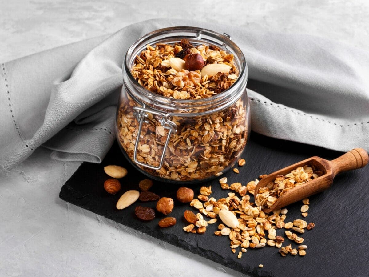 Müsli pähklite ja rosinatega