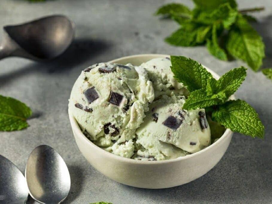 Piparmündijäätis šokolaaditükkidega