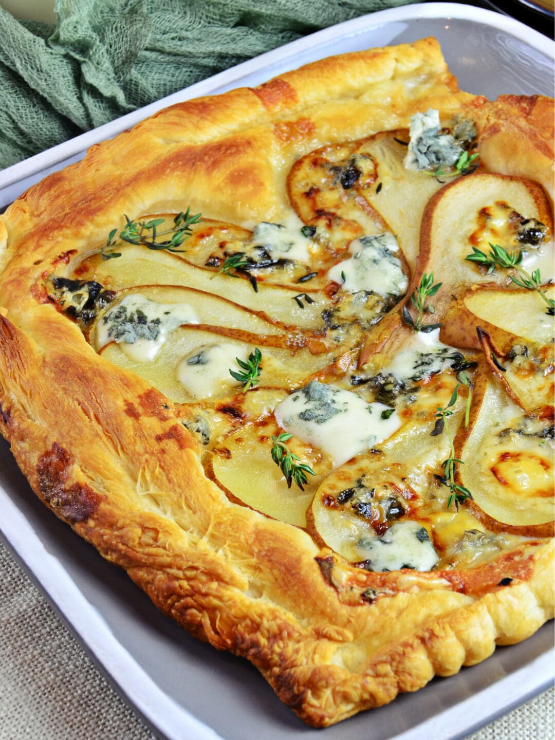 Pirni-sinihallitusjuustu pirukas